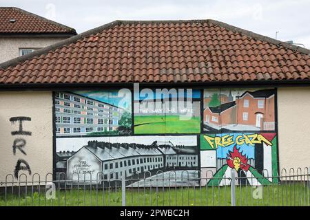Messaggi politici su un muro nella zona Bogside di Derry Foto Stock