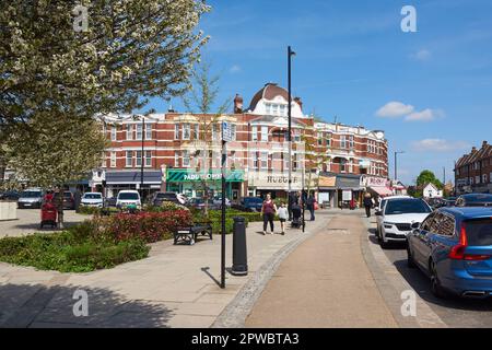 Winchmore Hill, North London UK, da Green Lanes, all'incrocio con Compton Road Foto Stock