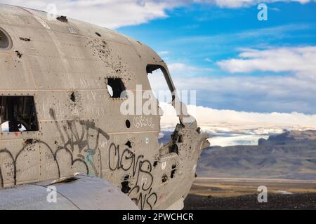 Naufragio aereo sulla spiaggia di lava di Solheimasandur, Islanda Foto Stock