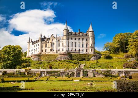 Castello e giardini di Dunrobin, Golspie, Sutherland, Highlands, Scozia, Regno Unito Foto Stock