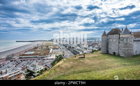 Château de Dieppe, un castello del 15th ° secolo su una collina sopra il comune costiero di Dieppe nel dipartimento della Senna Marittima nella regione Normandia di nort Foto Stock