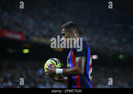 Barcellona, ESP. 29th Apr, 2023. FC BARCELONA vs REAL BETIS 29 aprile 2023 Raphina (22) del FC Barcelona durante la partita tra FC Barcelona e Real Betis corrispondente al trentadue giorno della Liga Santander a Spotify Camp Nou a Barcellona, Spagna. Credit: Rosdemora/Alamy Live News Foto Stock