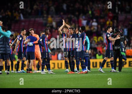 Barcellona, ESP. 29th Apr, 2023. FC BARCELONA vs REAL BETIS 29 aprile 2023 giocatori FC Barcelona alla fine della partita tra FC Barcelona e Real Betis corrispondente al trentadue giorni della Liga Santander al Camp Nou di Spotify a Barcellona, Spagna. Credit: Rosdemora/Alamy Live News Foto Stock