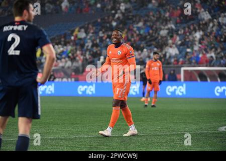 Foxborough, Massachusetts, Stati Uniti. 29th Apr, 2023. Il forward del FC Cincinnati Sergio Santos (17) reagisce alla chiamata del funzionario durante il secondo tempo contro la Rivoluzione del New England a Foxborough, Massachusetts. Eric Canha/CSM/Alamy Live News Foto Stock