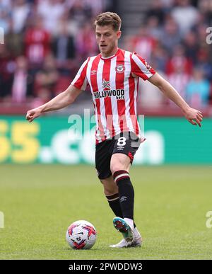 Londra, Regno Unito. 29th Apr, 2023. Mathias Jensen di Brentford durante la partita della Premier League al GTECH Community Stadium, Londra. Il credito dell'immagine dovrebbe essere: Paul Terry/Sportimage Credit: Sportimage Ltd/Alamy Live News Foto Stock