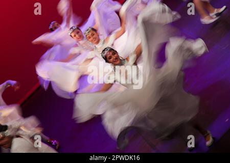 Città del Messico, Messico. 29th Apr, 2023. Gli artisti si esibiscono per celebrare la Giornata internazionale della danza a Città del Messico, Messico, 29 aprile 2023. Credit: Francisco Canedo/Xinhua/Alamy Live News Foto Stock