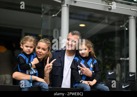 Milano, Italia. 30th Apr, 2023. Christian Vieri prima della partita durante la Serie Italiana Una partita di calcio tra l'Inter FC Internazionale SS Lazio sulla 30 di Avril 2023 allo stadio Giuseppe Meazza San Siro Siro di Milano. Photo Tiziano Ballabio Credit: Agenzia fotografica indipendente/Alamy Live News Foto Stock