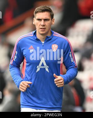 Boscombe, Dorset, Regno Unito. 30th aprile 2023; Vitality Stadium, Boscombe, Dorset, Inghilterra: Premier League Football, AFC Bournemouth contro Leeds United; Max Wober di Leeds United scalda credito: Action Plus Sports Images/Alamy Live News Foto Stock