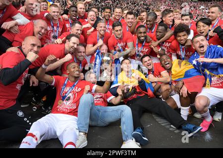 BRUXELLES - i giocatori del Royal Antwerp FC festeggiano la vittoria dopo la finale della Coppa Croky belga tra KV Mechelen e il Royal Antwerp FC allo stadio King Baudouin, il 30 aprile a Bruxelles, in Belgio. AP | altezza olandese | GERRIT DI COLONIA Foto Stock