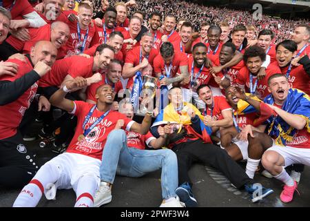 BRUXELLES - i giocatori del Royal Antwerp FC festeggiano la vittoria dopo la finale della Coppa Croky belga tra KV Mechelen e il Royal Antwerp FC allo stadio King Baudouin, il 30 aprile a Bruxelles, in Belgio. AP | altezza olandese | GERRIT DI COLONIA Foto Stock