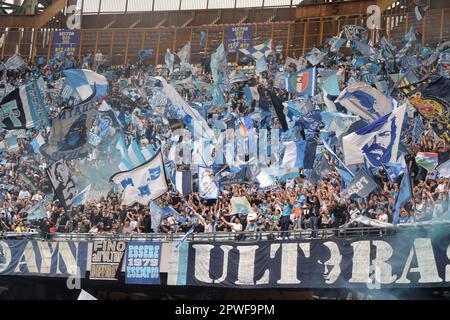 Napoli, Italia. 30th Apr, 2023. Napoli tifosi durante la Serie Una partita tra SSC Napoli vs US Salernitana 1919 allo stadio Diego Armando Maradano Credit: Independent Photo Agency/Alamy Live News Foto Stock