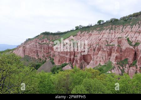 Red Ravine a Sebes Alba catturato da diverse angolazioni durante una giornata piovosa Foto Stock