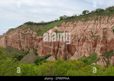 Red Ravine a Sebes Alba catturato da diverse angolazioni durante una giornata piovosa Foto Stock