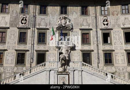 Facciata di Palazzo della Carovana, sede della scuola superiore Normale di Pisa Foto Stock