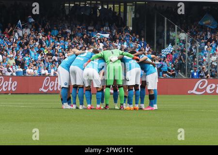 Napoli, Italia. 30th Apr, 2023. La squadra Napoli, durante la partita della Serie a italiana tra Napoli vs Salernitan risultato finale, Napoli 1, Salernitana 1, partita disputata allo stadio Diego Armando Maradona. Napoli, 30 aprile 2023. (Foto di Vincenzo Izzo/Sipa USA) Credit: Sipa USA/Alamy Live News Foto Stock