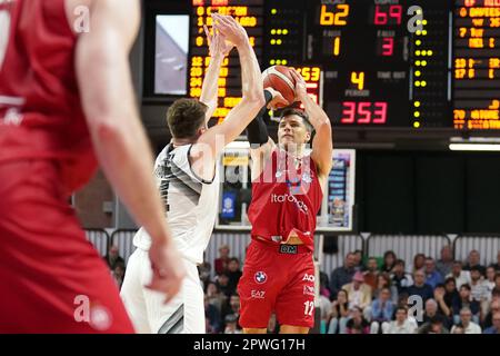 Tortona, Italia. 30th Apr, 2023. BILLY BARON (EA7 EMPORIO ARMANI MILANO) durante Bertram Yachts Derthona Tortona vs EA7 Emporio Armani Milano, Campionato Italiano di Basket Serie A a a Tortona, Italia, Aprile 30 2023 Credit: Independent Photo Agency/Alamy Live News Foto Stock