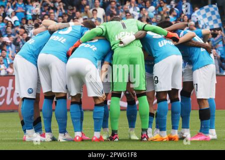 Napoli, Italia. 30th Apr, 2023. La squadra Napoli, durante la partita della Serie a italiana tra Napoli vs Salernitan risultato finale, Napoli 1, Salernitana 1, partita disputata allo stadio Diego Armando Maradona. Napoli, 30 aprile 2023. (Foto di Vincenzo Izzo/Sipa USA) Credit: Sipa USA/Alamy Live News Foto Stock