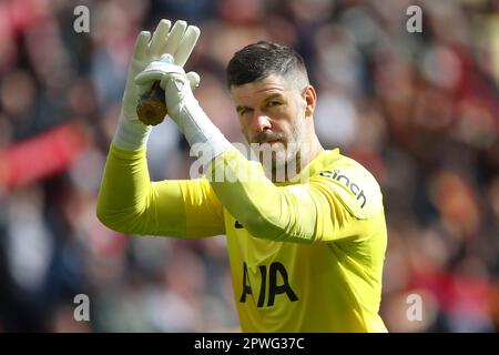 Liverpool, Regno Unito. 30th Apr, 2023. Fraser Forster, il portiere di Tottenham Hotspur guarda su. Incontro della Premier League, Liverpool contro Tottenham Hotspur ad Anfield a Liverpool domenica 30th aprile 2023. Questa immagine può essere utilizzata solo per scopi editoriali. Solo per uso editoriale, licenza richiesta per uso commerciale. Non è utilizzabile nelle scommesse, nei giochi o nelle pubblicazioni di un singolo club/campionato/giocatore. pic di Chris Stading/Andrew Orchard sports photography/Alamy Live news Credit: Andrew Orchard sports photography/Alamy Live News Foto Stock