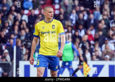 Copenaghen, Danimarca. 30th Apr, 2023. Rasmus Lauritsen (5) di Broendby SE visto durante il Superliga match 3F tra FC Copenhagen e Broendby IF a Parken a Copenhagen. (Photo Credit: Gonzales Photo/Alamy Live News Foto Stock