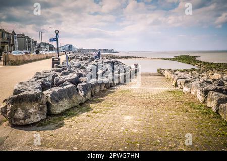 19.04.023 Morecambe, Lancashire, Regno Unito. Morecambe è una città balneare e una parrocchia civile situata nel distretto di Lancaster, nel Lancashire, in Inghilterra. È loca Foto Stock