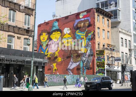 Murale sul lato di un edificio lungo West 14th Street a Manhattan, New York City. Foto Stock