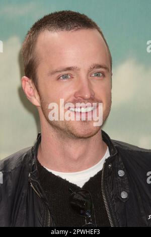 Aaron Paul promuove la terza stagione della serie "Breaking Bad" di AMC a Times Square, New York, il 10 marzo 2010. Photo Credit: Henry McGee/MediaPunch Foto Stock