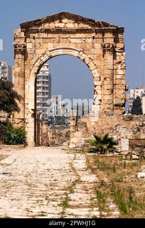 Arco trionfale romano, necropoli a Tiro terra principale, Tiro (Sour, sur), Libano, Medio Oriente, Asia Foto Stock