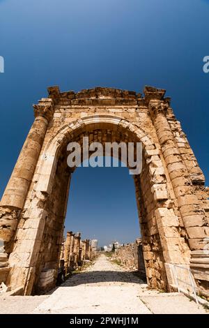 Arco trionfale romano, necropoli a Tiro terra principale, Tiro (Sour, sur), Libano, Medio Oriente, Asia Foto Stock