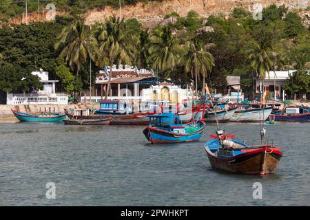 Barche da pesca, Vinh Hy Bay, South China Sea, Vietnam Foto Stock