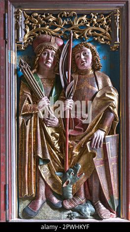 Rilievo raffigurazione di Giorgio con il drago nell'altare alare tardo gotico di Michael Wolgemut, 15th ° secolo, Beerbach, Franconia media, Baviera Foto Stock