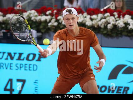 Madrid, Spagna. 30th Apr, 2023. Holger Rune di Danemark durante il Mutua Madrid Open 2023, ATP Masters 1000 torneo di tennis il 30 aprile 2023 a Caja Magica a Madrid, Spagna. Foto di Laurent Lairys/ABACAPRESS.COM Credit: Abaca Press/Alamy Live News Foto Stock