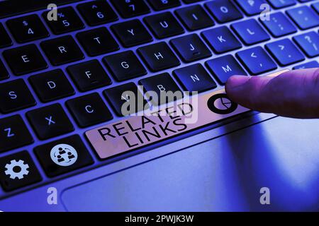 Segno di scrittura della mano Collegamenti relativi, Word per Web site all'interno di una pagina web riferimento incrociato Collegamenti ipertestuali Foto Stock