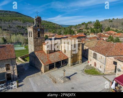 Chiesa di San Martin de Tours a Molinos de Duero, bellissima città della Spagna appartenente alla provincia di Soria Foto Stock