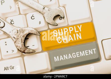 Scrittura visualizzando il testo Supply Chain Management, Business idea aspetti dei moderni processi logistici aziendali intelligenti Foto Stock