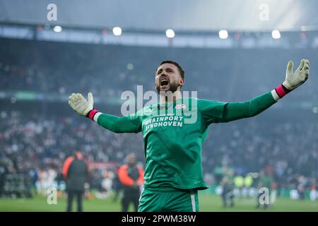 Rotterdam, Paesi Bassi. 30th Apr, 2023. Il portiere Joel Drommel del PSV festeggia dopo la partita finale della Coppa KNVB tra Ajax e PSV a Rotterdam, nei Paesi Bassi, il 30 aprile 2023. Credit: Zheng Huansong/Xinhua/Alamy Live News Foto Stock