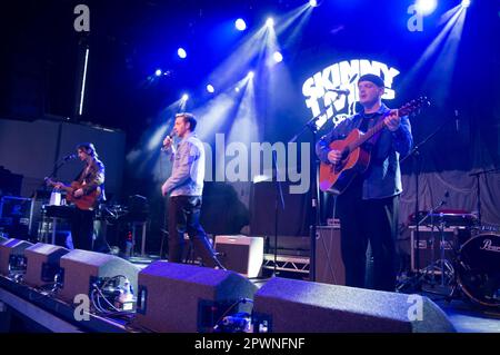 Skinny Living, band e artisti si sono riuniti di nuovo quest'anno e la loro nuova sede all'interno del campus della Liverpool University a Liverpool. Sponsorizzato da Rasa, PPL, Arts England e l'Università di Liverpool è stato vivo con la musica. (Terry Scott / SPP) Foto Stock