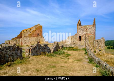 Hammershus Castle, la più grande fortificazione medievale del nord Europa sulla costa occidentale del promontorio di Hammeren, Bornholm Island, Danimarca. Foto Stock