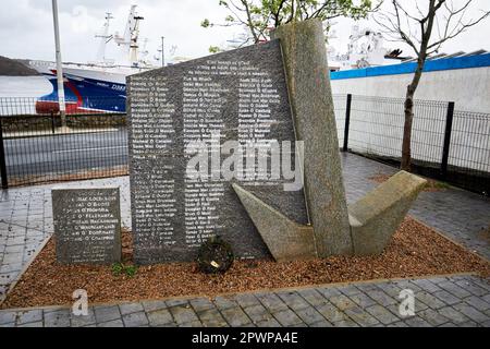 killybegs perso in mare memoriale contea donegal repubblica d'irlanda Foto Stock