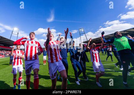 Aalborg, Danimarca. 30th Apr, 2023. I giocatori di AaB festeggiano la vittoria dopo la Superliga match 3F tra Aalborg Boldklub e Lyngby Boldklub all'Aalborg Portland Park di Aalborg. (Photo Credit: Gonzales Photo/Alamy Live News Foto Stock