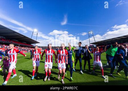 Aalborg, Danimarca. 30th Apr, 2023. I giocatori di AaB festeggiano la vittoria dopo la Superliga match 3F tra Aalborg Boldklub e Lyngby Boldklub all'Aalborg Portland Park di Aalborg. (Photo Credit: Gonzales Photo/Alamy Live News Foto Stock