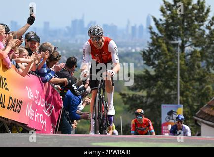 Assia, Königstein-Mammolshain, Germania. 01 maggio 2023. Ciclismo: UCI WorldTour - Eschborn-Francoforte, (203,80 km), uomini. Il gruppo di distacco con Max Walscheid del Team Cofidis sale sul Mammolshainer Stich. Foto: Arne Dedert/dpa Foto Stock