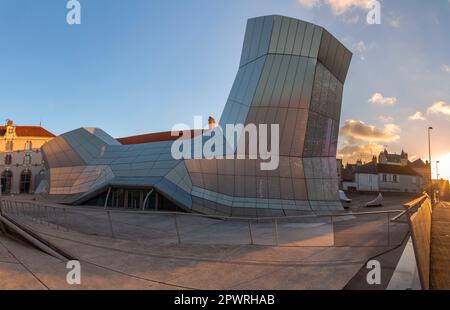 Orleans, Francia - 21 GENNAIO 2022: Il Frac Centre-Val de Loire è una galleria pubblica di arte contemporanea della regione Centre-Val de Loire in Francia. Foto Stock