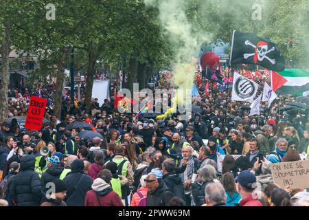 Tolosa, Francia. 01st maggio, 2023. Sciopero e manifestazione il 1st 2023 maggio, 13th° giorno di mobilitazione contro la riforma pensionistica, Festa del lavoro, su invito dell'interUnione. Francia, Tolosa il 1st 2023 maggio. Foto di Patricia Huchot-Boissier/ABACAPRESS.COM Credit: Abaca Press/Alamy Live News Foto Stock