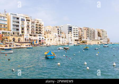 Spinola Bay, St Julians, Malta in Europa Foto Stock