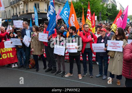 fête de Paris pour la du travail. 550000 personnes ont défilé entre république et la place de la nation Foto Stock