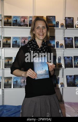 Steen bei der Signierstunde am Messestand Kerstin Pergande auf der Leipziger Buchmesse 2023. Lipsia, 29.04.2023 Foto Stock