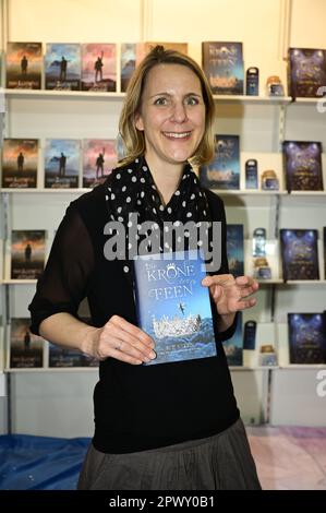 Steen bei der Signierstunde am Messestand Kerstin Pergande auf der Leipziger Buchmesse 2023. Lipsia, 29.04.2023 Foto Stock