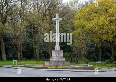 Memoriale di guerra a Chislehurst, Kent, Regno Unito. Il memoriale di guerra si trova su Chislehurst Commons all'incrocio tra Bromley Rd e Centre Common Rd Foto Stock