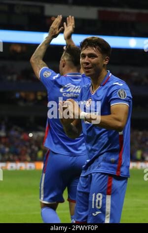 Città del Messico, Messico. 29th Apr, 2023. Rodrigo Huescas di Cruz Azul festeggia il After de Goal durante la partita di calcio tra Santos Laguna e Cruz Azul del torneo di chiusura 2023 allo stadio Azteca. Il 29 aprile 2023 a Città del Messico. (Credit Image: © Ismael Rosas/eyepix via ZUMA Press Wire) SOLO PER USO EDITORIALE! Non per USO commerciale! Foto Stock