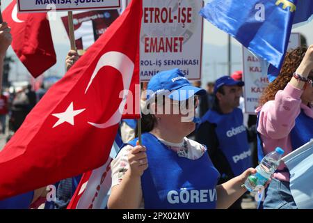 Konak, Smirne - Turchia - 05,01,2023: Sindacati e partiti politici celebrano il 1 maggio, Giornata internazionale dei lavoratori a Smirne, Turchia. Foto Stock